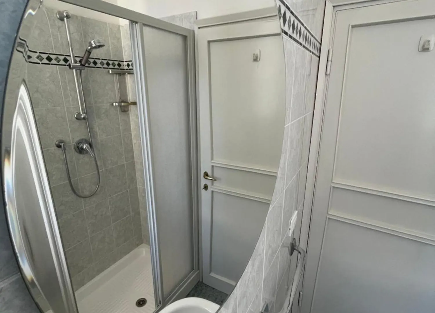 Roby Apartment In Centro 3 Camere 3 Bagni Florence Italy