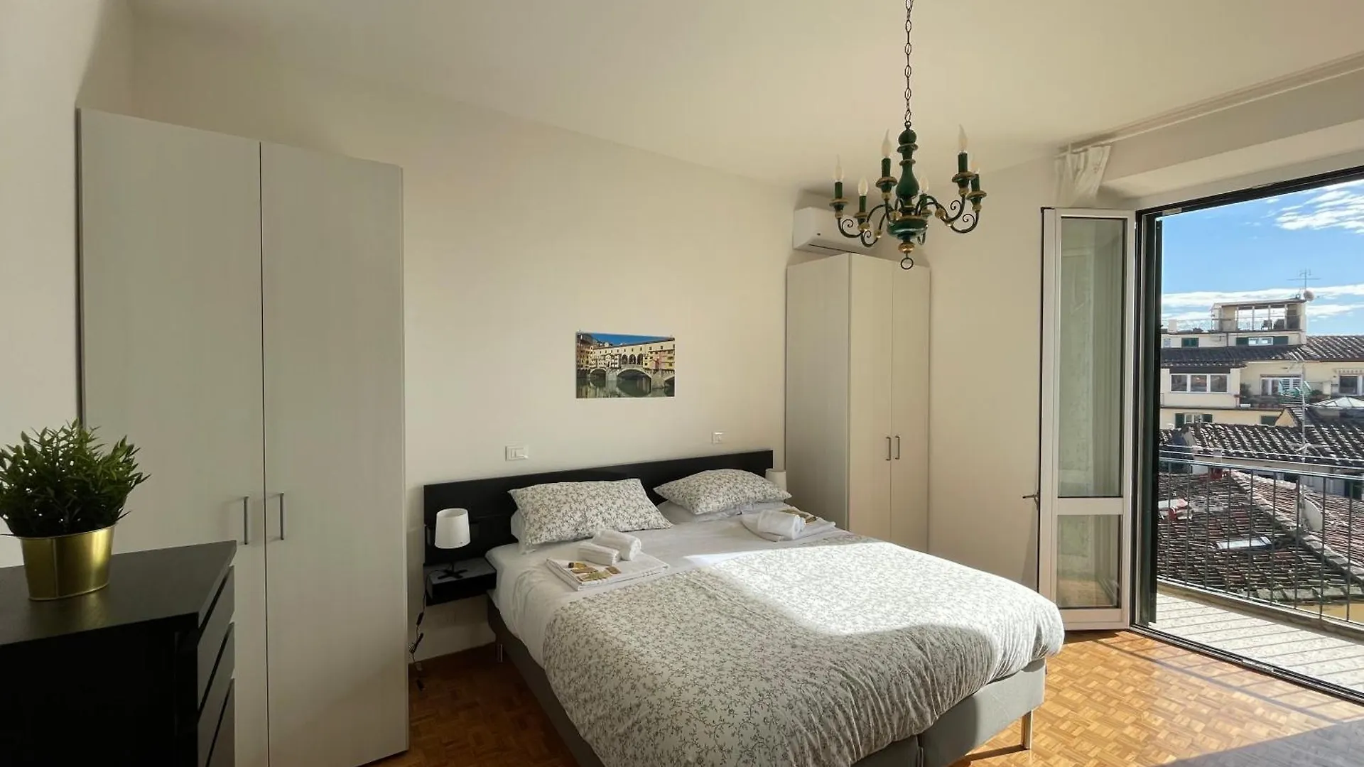 Roby Apartment In Centro 3 Camere 3 Bagni Florence Italy